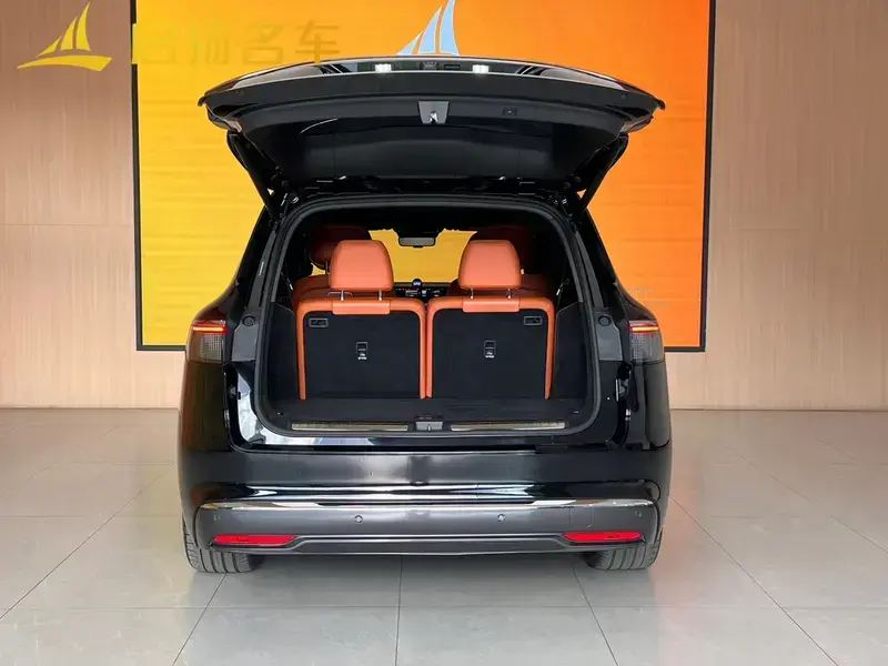 2025 Aito M8 с пробегом 22 000 км