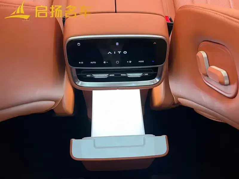 2025 Aito M8 с пробегом 22 000 км
