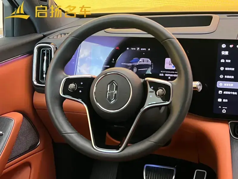 2025 Aito M8 с пробегом 22 000 км