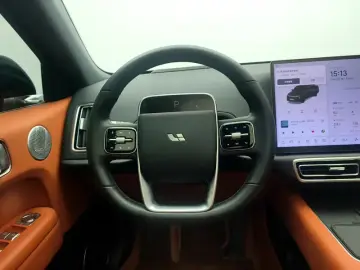 2025 Li Auto (Lixiang) L6 с пробегом 27 600 км