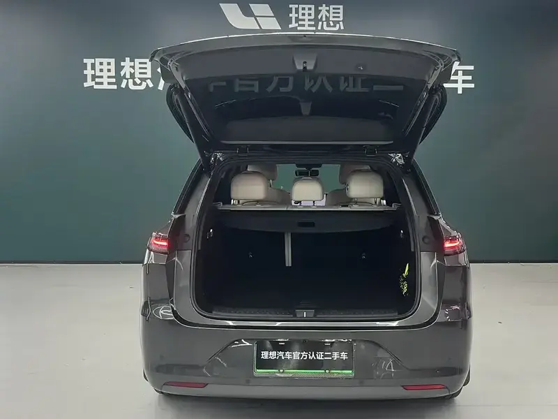 2024 Li Auto (Lixiang) L6 с пробегом 45 000 км