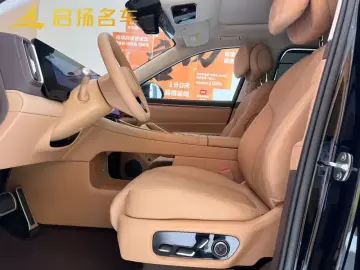 2025 Aito M8 с пробегом 9 000 км
