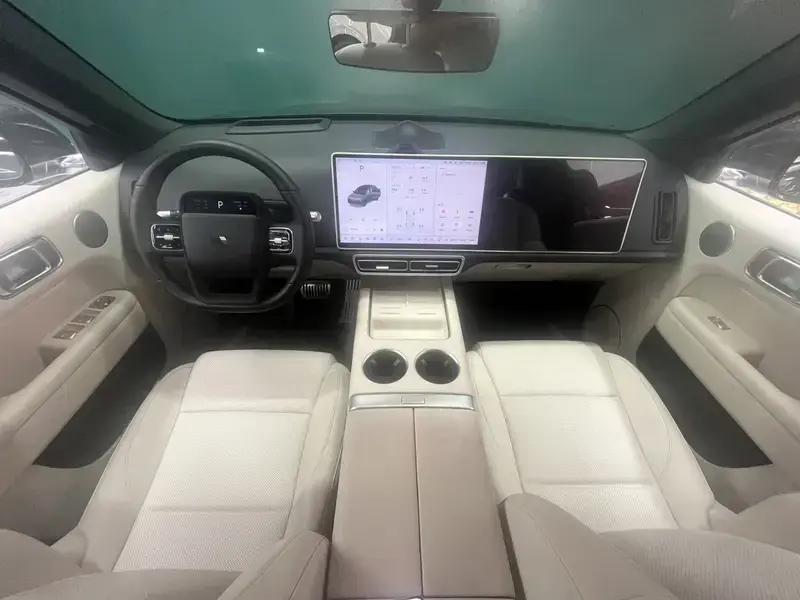 2024 Li Auto (Lixiang) L6 с пробегом 45 000 км