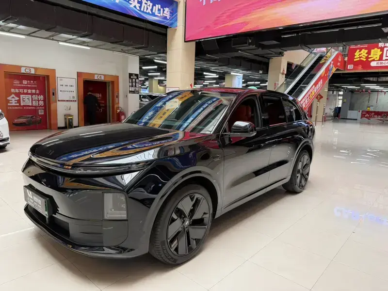 2025 Li Auto (Lixiang) L6 с пробегом 40 000 км