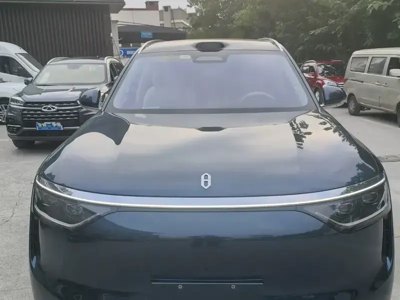 2025 Aito M8 с пробегом 24 000 км