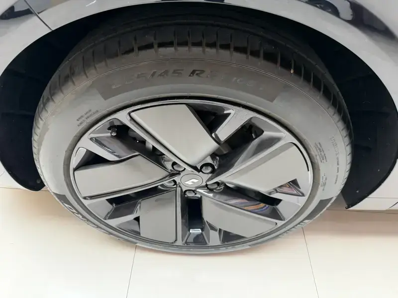 2025 Li Auto (Lixiang) L6 с пробегом 40 000 км