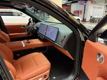 2025 Li Auto (Lixiang) L6 с пробегом 40 000 км