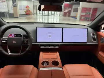 2025 Li Auto (Lixiang) L6 с пробегом 40 000 км