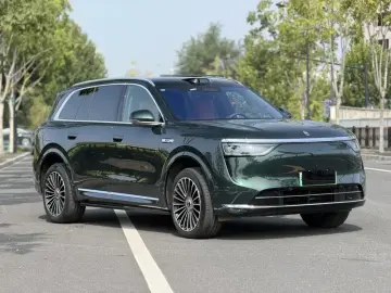 2025 Aito M8 с пробегом 20 000 км