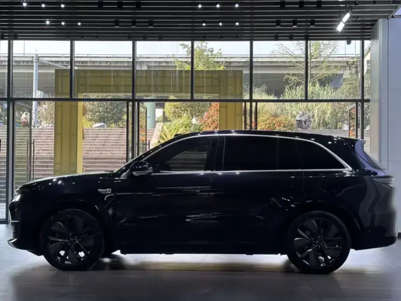 2024 Li Auto (Lixiang) L6 с пробегом 37 000 км