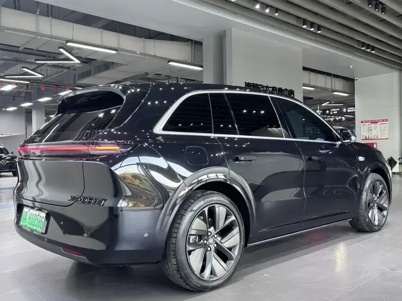 2024 Li Auto (Lixiang) L6 с пробегом 37 000 км
