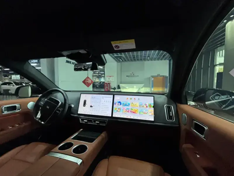 2024 Li Auto (Lixiang) L6 с пробегом 37 000 км