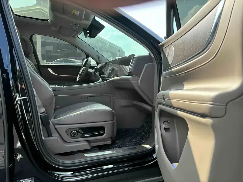 2025 Aito M9 с пробегом 53 000 км