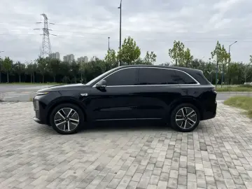 2024 Li Auto (Lixiang) L6 с пробегом 33 000 км