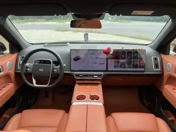 2024 Li Auto (Lixiang) L6 с пробегом 33 000 км