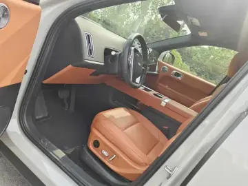 2025 Li Auto (Lixiang) L6 с пробегом 13 700 км