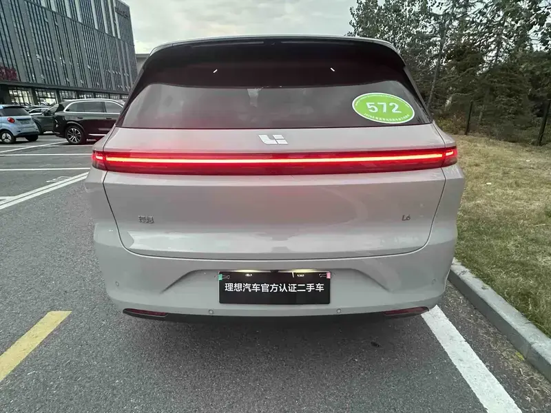 2025 Li Auto (Lixiang) L6 с пробегом 11 900 км