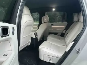 2025 Li Auto (Lixiang) L6 с пробегом 11 900 км