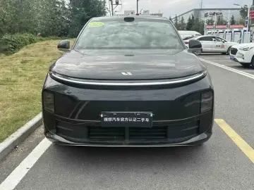 2025 Li Auto (Lixiang) L6 с пробегом 16 400 км