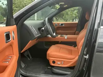 2025 Li Auto (Lixiang) L6 с пробегом 16 400 км