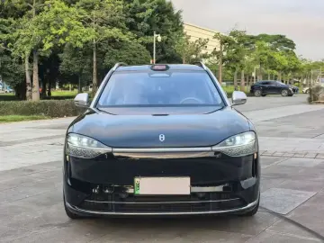 2025 Aito M9 с пробегом 31 000 км