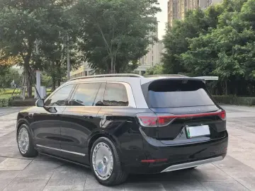 2025 Aito M9 с пробегом 31 000 км