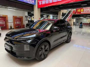 2024 Li Auto (Lixiang) L6 с пробегом 40 000 км