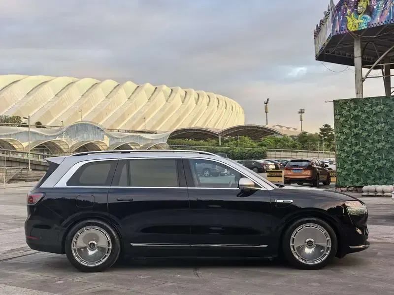 2025 Aito M9 с пробегом 31 000 км