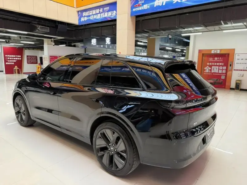 2024 Li Auto (Lixiang) L6 с пробегом 40 000 км