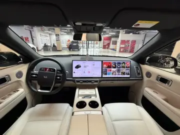 2024 Li Auto (Lixiang) L6 с пробегом 40 000 км
