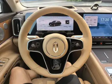 2025 Aito M9 с пробегом 31 000 км