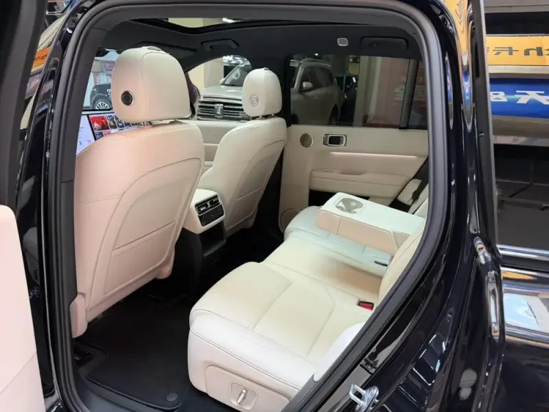 2024 Li Auto (Lixiang) L6 с пробегом 40 000 км