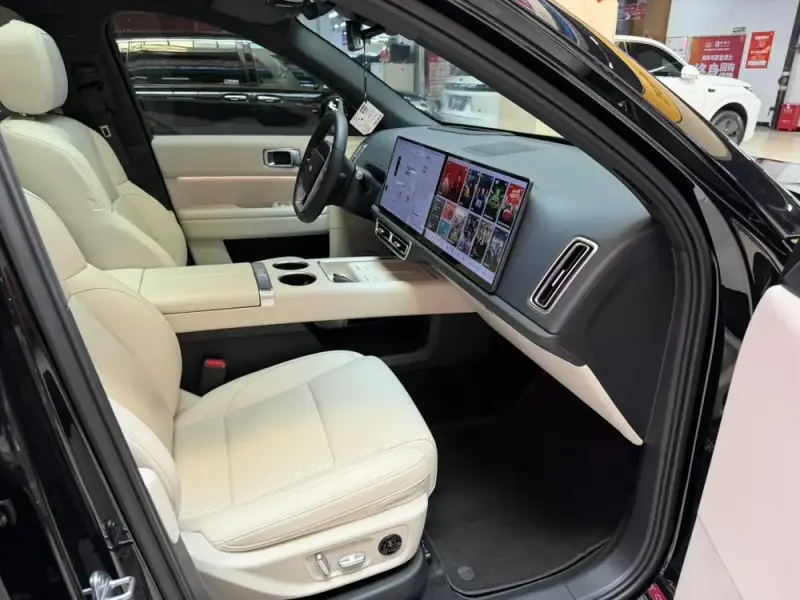 2024 Li Auto (Lixiang) L6 с пробегом 40 000 км