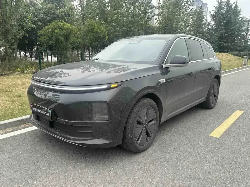2024 Li Auto (Lixiang) L6 с пробегом 16 700 км