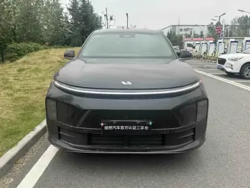 2024 Li Auto (Lixiang) L6 с пробегом 16 700 км