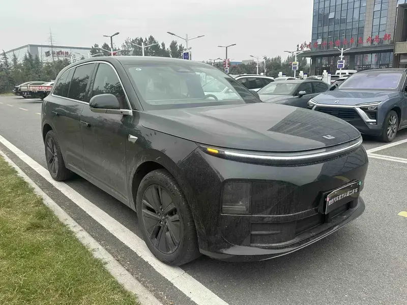 2024 Li Auto (Lixiang) L6 с пробегом 16 700 км