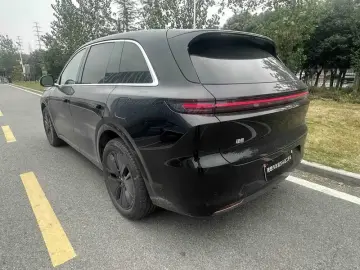 2024 Li Auto (Lixiang) L6 с пробегом 16 700 км