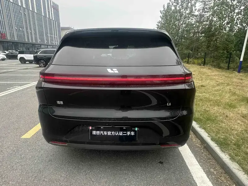 2024 Li Auto (Lixiang) L6 с пробегом 16 700 км