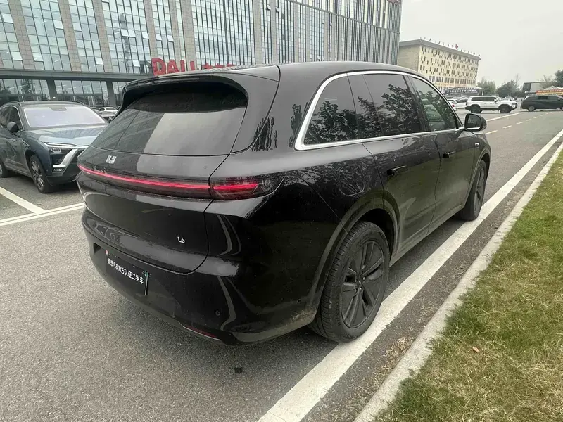2024 Li Auto (Lixiang) L6 с пробегом 16 700 км