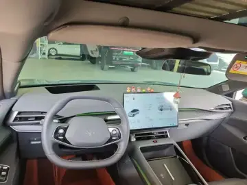 2026 Arcfox Alpha S5 с пробегом 5 000 км