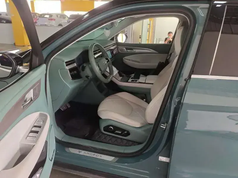 2023 Arcfox Alpha T с пробегом 33 000 км