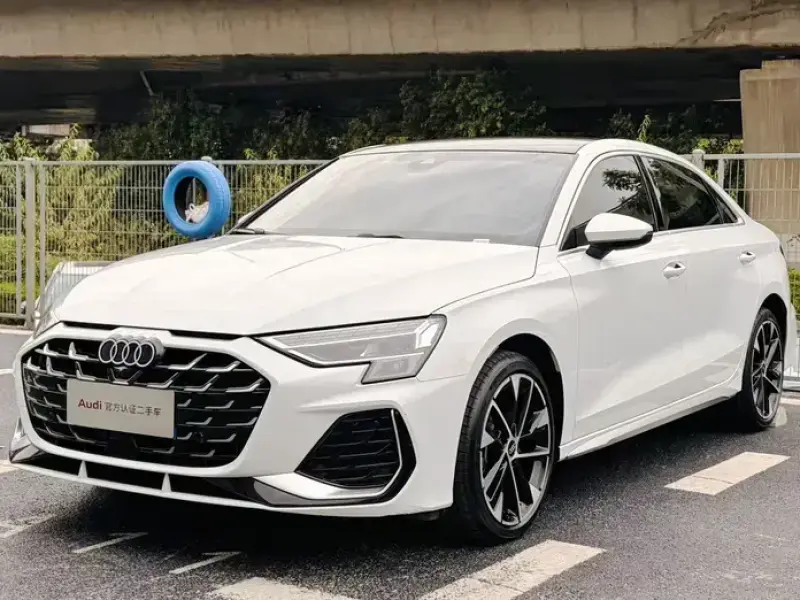 2025 Audi A3 с пробегом 16 000 км