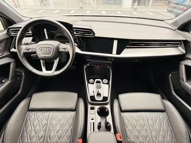 2025 Audi A3 с пробегом 16 000 км