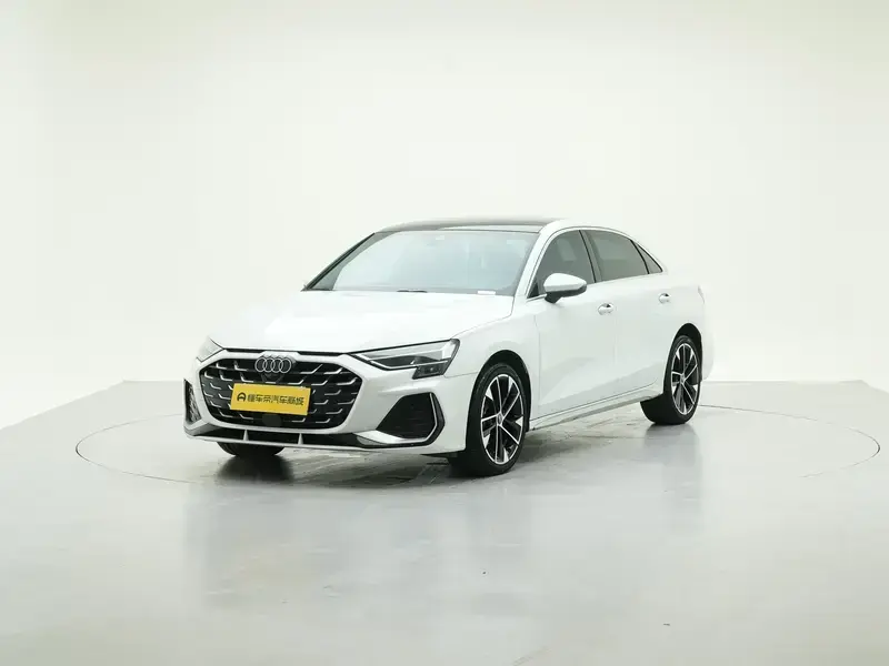 2025 Audi A3 с пробегом 16 800 км