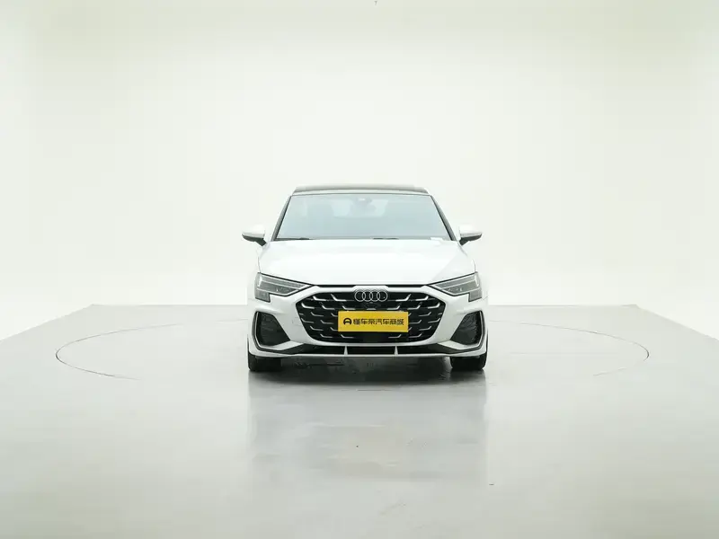 2025 Audi A3 с пробегом 16 800 км