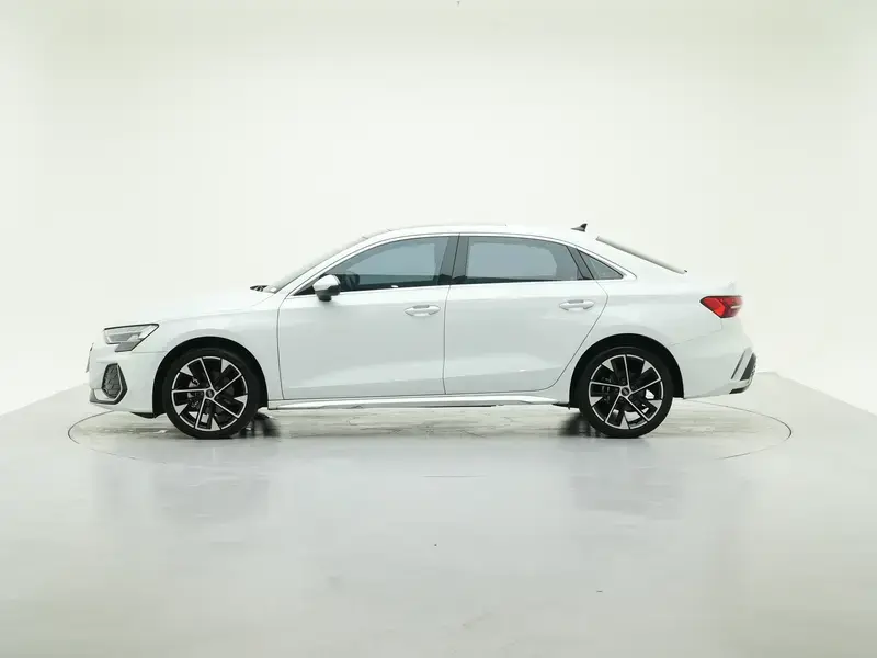 2025 Audi A3 с пробегом 16 800 км