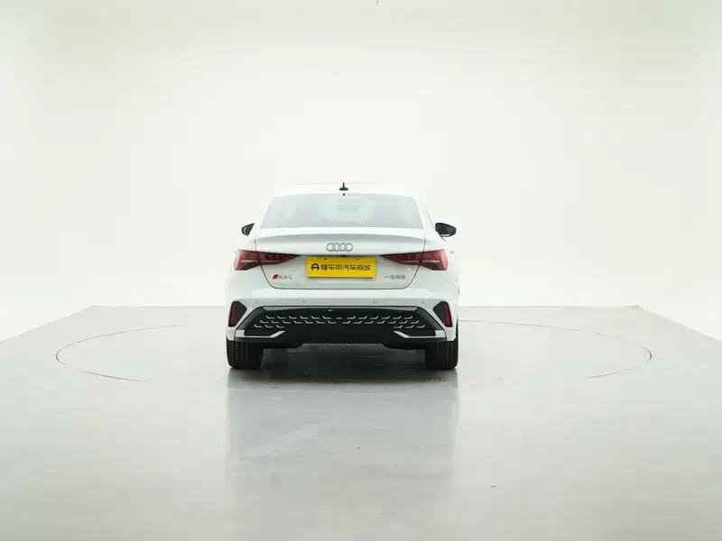 2025 Audi A3 с пробегом 16 800 км