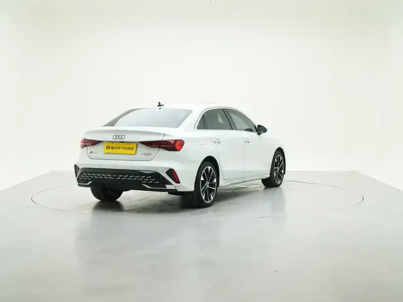2025 Audi A3 с пробегом 16 800 км