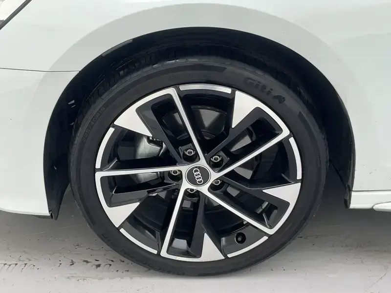 2025 Audi A3 с пробегом 16 800 км