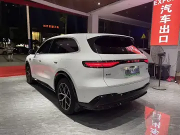 2026 Aito M6 с пробегом 10 000 км